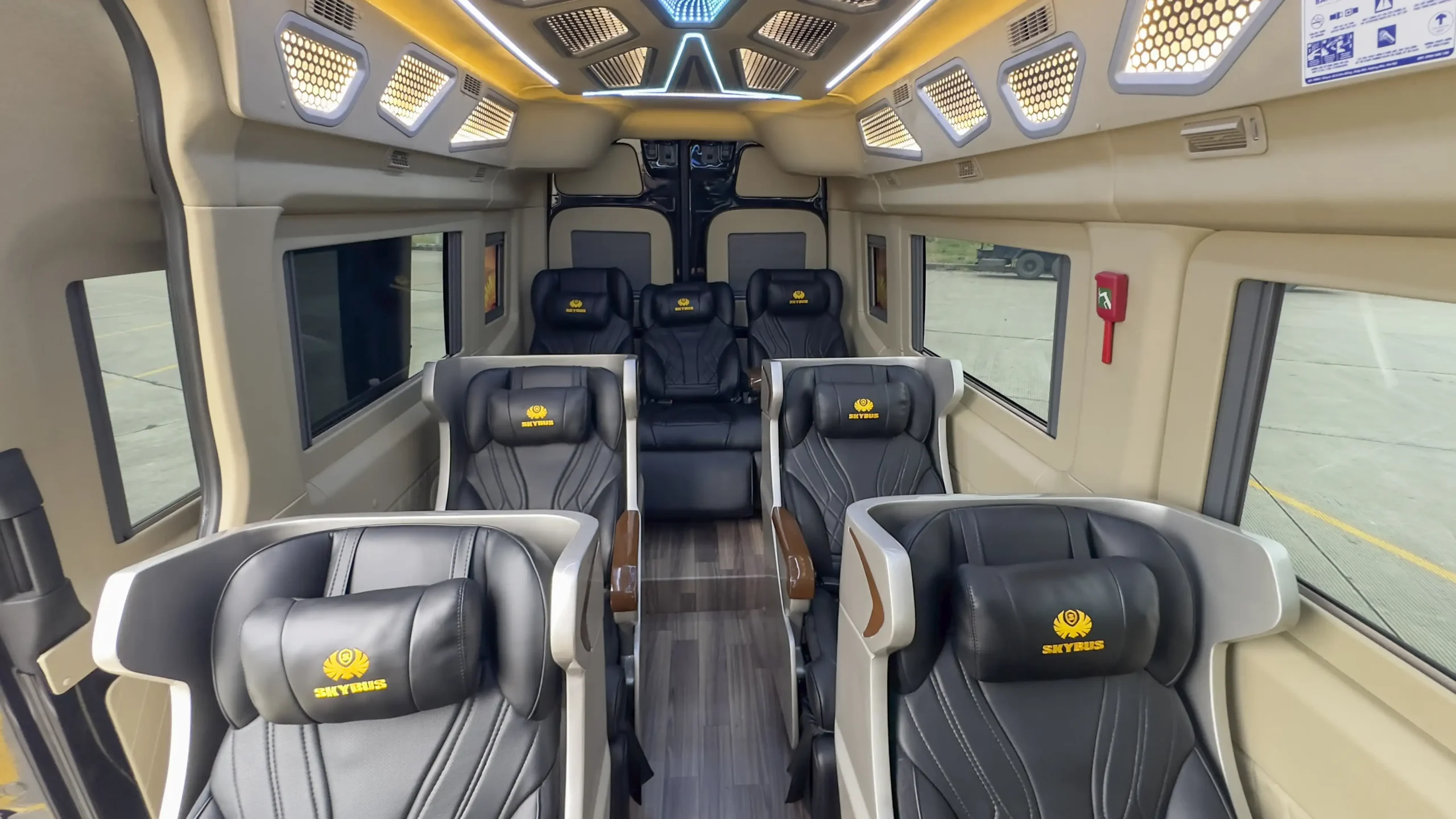 Hạ Long Star Limousine